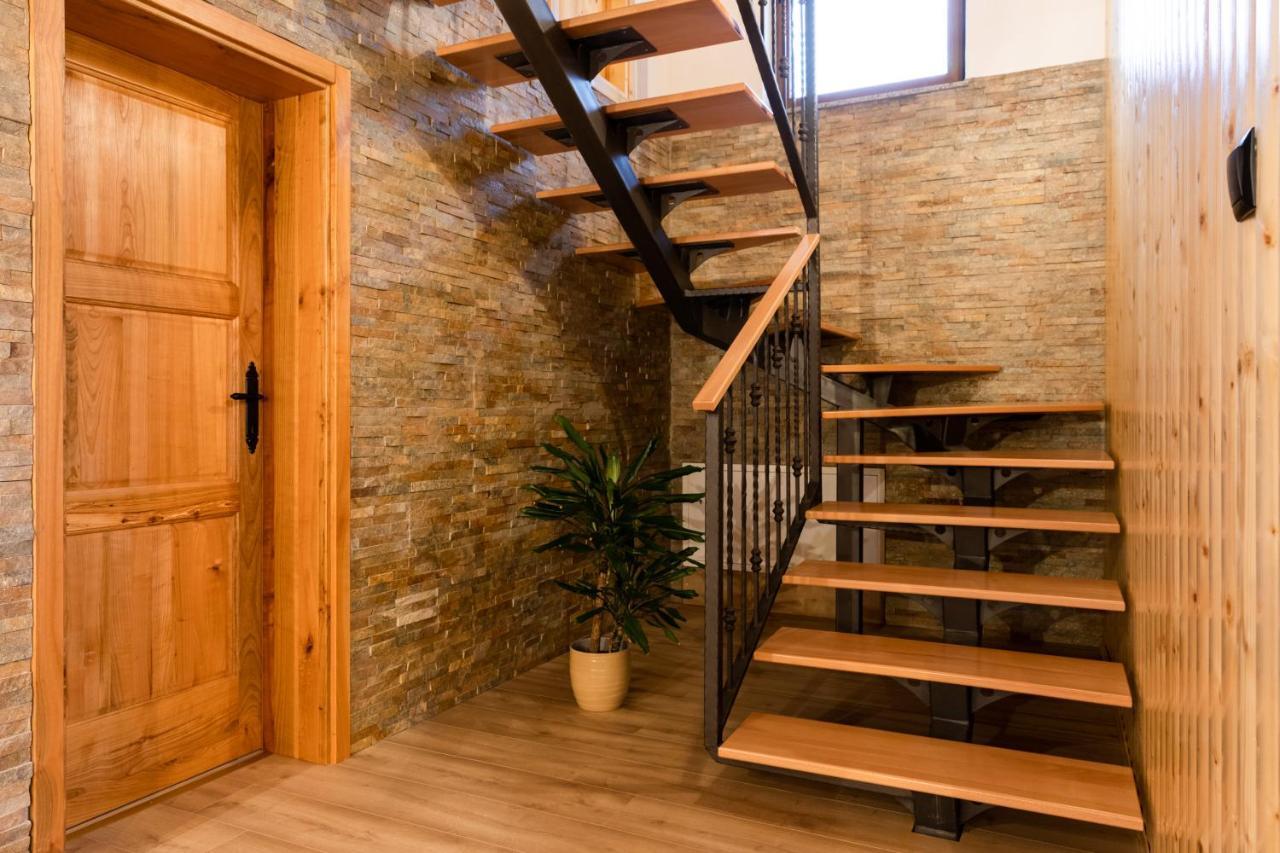 Apartment Stone And Wood Cetingrad Exterior photo
